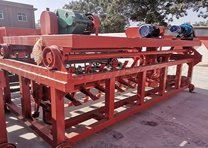 Groove type compost turner for poultry manure