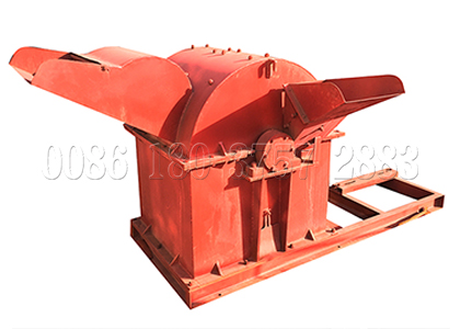 Straw crushing machine