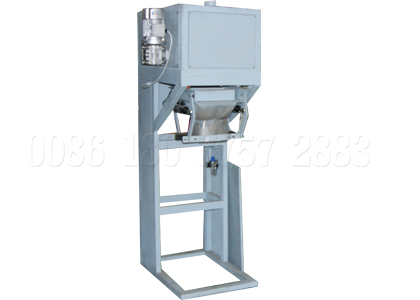 Powdery fertilizer packing machine